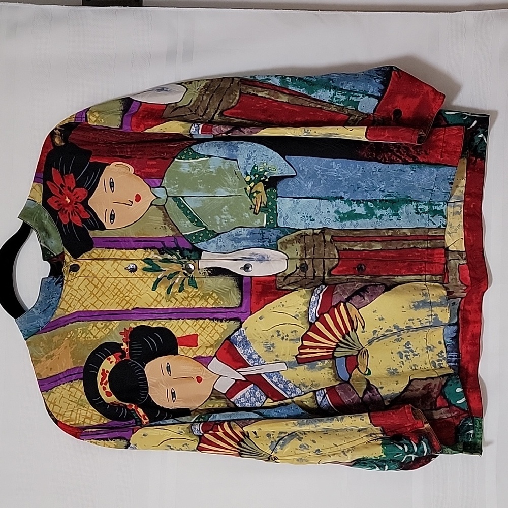 Chico's  Geisha Print Silk Button-down shirt Sz: 2, L US